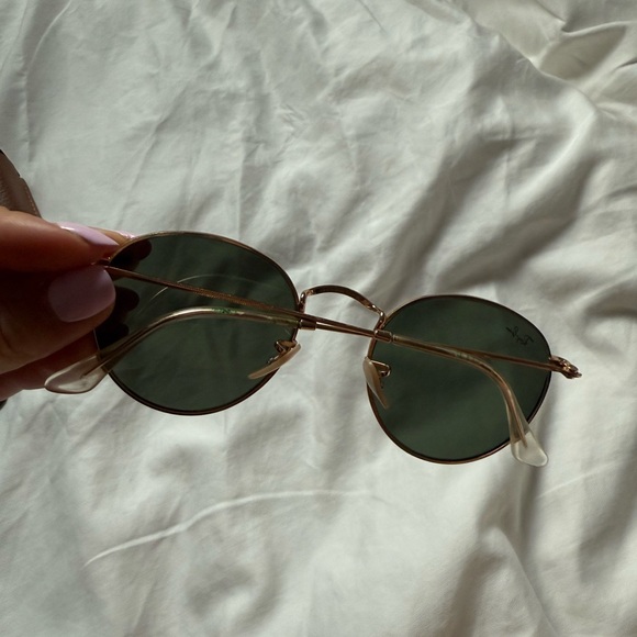 Ray-Ban Gold Frame with Dark Green Lenses Sunglasses - Picture 2 of 7